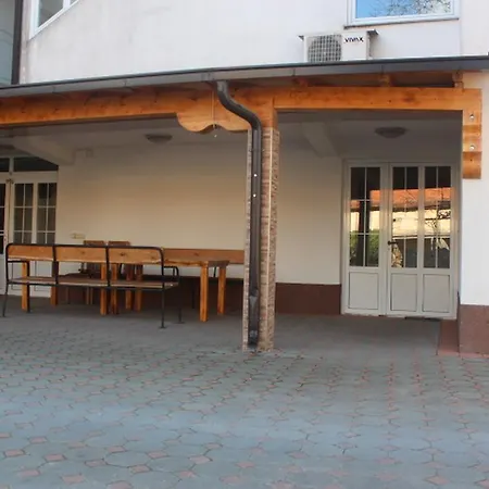 Guest house Zemo 3*
