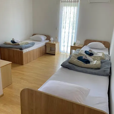 Zemo Guest house
